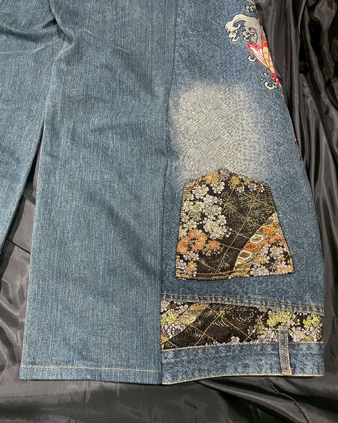 Custom scenes of carp embroidery designs