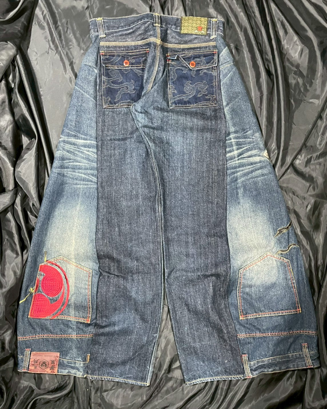 Custom jeans with Japanese wind god and thunder god embroidery design No.3