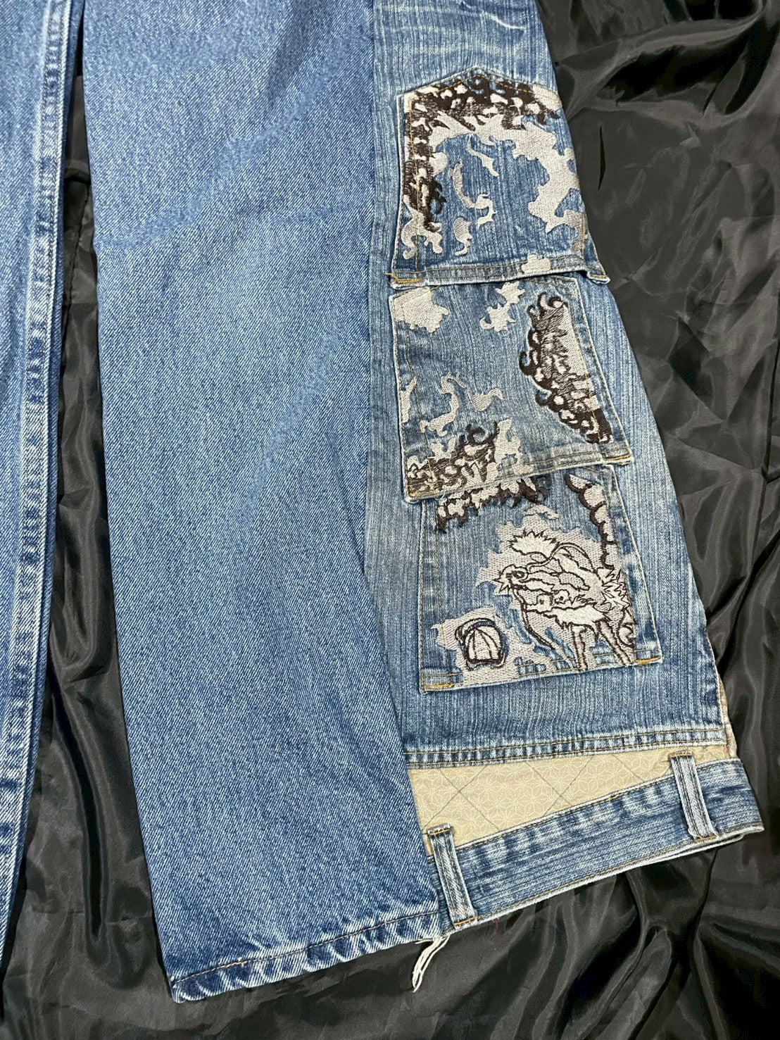Custom jeans of dragon embroidery design No.2