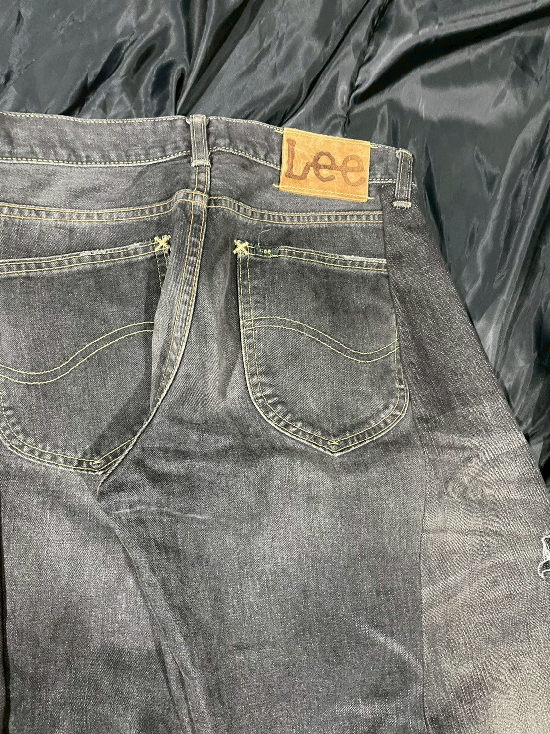 Custom jeans of dragon embroidery design No.5